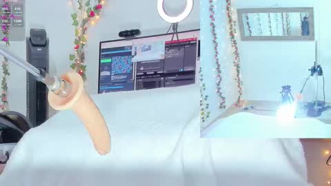 Snapshot of genesis__love_ chatting on November 2025 09:22:02 AM Genesis online show from November 2025 09:22:02 AM