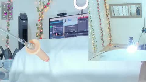 Snapshot of genesis__love_ chatting on November 2025 09:09:01 AM Genesis online show from November 2025 09:09:01 AM