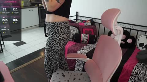 Genny Rock   and  online show from January 2025 02:41:01 PM