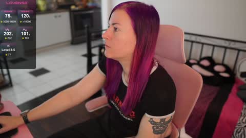 Genny Rock   and  online show from February 2025 05:46:01 PM