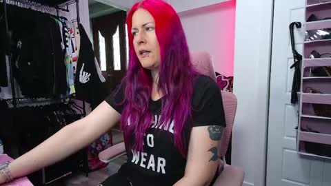 Snapshot of gennyrock chatting on May 2026 02:47:02 PM Genny Rock and online show from May 2026 02:47:02 PM
