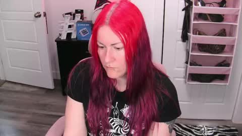 Snapshot of gennyrock chatting on May 2026 04:15:01 PM Genny Rock and online show from May 2026 04:15:01 PM