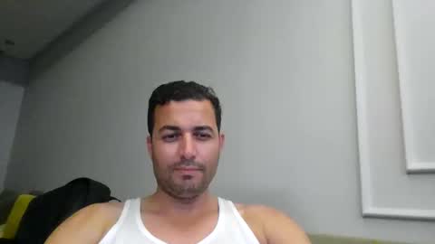 Snapshot of genteldevil chatting on October 2025 11:15:01 PM genteldevil online show from October 2025 11:15:01 PM