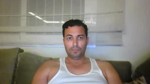 Snapshot of genteldevil chatting on October 2025 10:19:01 PM genteldevil online show from October 2025 10:19:01 PM