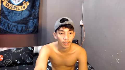Snapshot of gentlemanlustx chatting on June 2026 07:00:02 AM Rayl online show from June 2026 07:00:02 AM