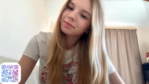 Chloe online show from September 2025 10:59:01 AM