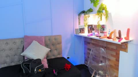 Georgina Coule online show from December 2024 12:06:01 PM