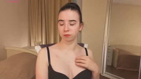 My name is Kelly online show from October 2025 03:09:02 AM