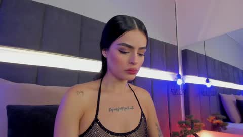 Kendal  online show from January 2025 11:34:02 PM