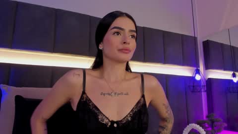 Kendal  online show from February 2025 10:52:02 PM