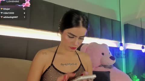 Kendal  online show from February 2025 02:28:02 AM