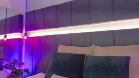 Kendal  online show from December 2025 12:38:02 AM