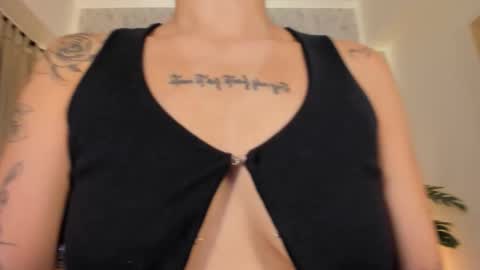 Kendal  online show from January 2026 01:27:02 PM