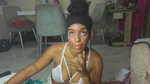 georgiss_ online show from June 2026 05:03:02 AM
