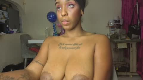 georgiss_ online show from June 2026 06:52:02 AM
