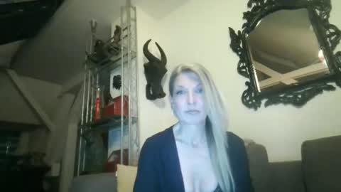 germansweety online show from November 2025 04:29:01 PM