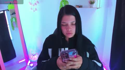 giaaaa   online show from January 2026 10:04:01 PM