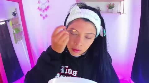 giaaaa   online show from March 2026 08:37:01 PM