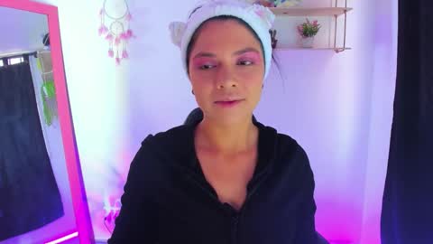 giaaaa   online show from March 2026 09:03:02 PM