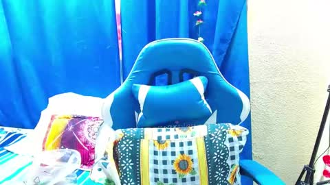 Snapshot of gia_leinn chatting on June 2026 04:18:01 PM Gia online show from June 2026 04:18:01 PM