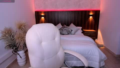 Gia lowry online show from March 2025 03:08:01 AM