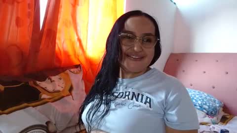 Snapshot of gia_nahomi chatting on February 2025 08:57:01 PM nahomi online show from February 2025 08:57:01 PM