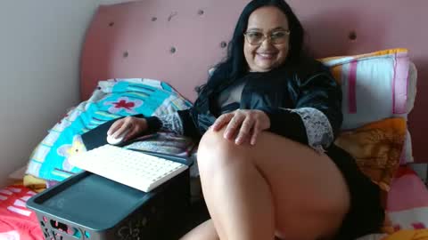 Snapshot of gia_nahomi chatting on February 2025 03:58:01 PM nahomi online show from February 2025 03:58:01 PM