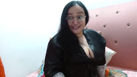 Snapshot of gia_nahomi chatting on February 2025 02:07:02 AM nahomi online show from February 2025 02:07:02 AM