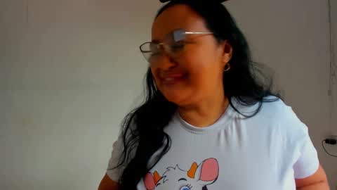 Snapshot of gia_nahomi chatting on March 2025 02:08:02 PM nahomi online show from March 2025 02:08:02 PM