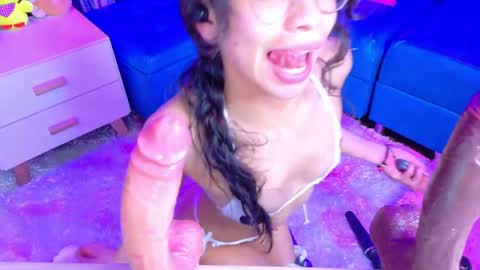 giaa rossi online show from April 2026 02:20:02 AM