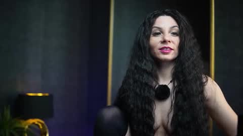  Gia  online show from January 2026 09:42:01 PM