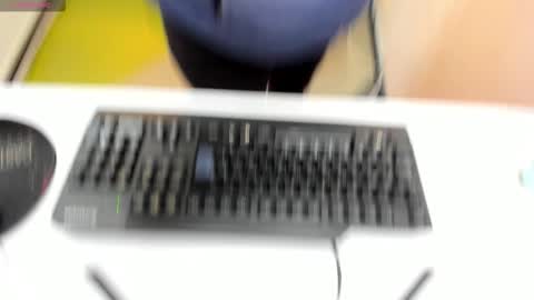 G I A  FOX online show from November 2025 01:02:01 PM