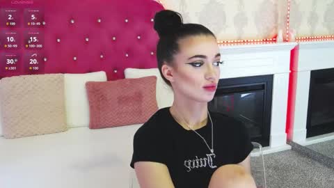 Gia online show from April 2026 12:19:02 PM