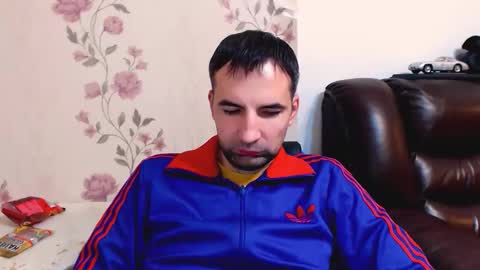 Gianni online show from November 2025 05:58:02 PM