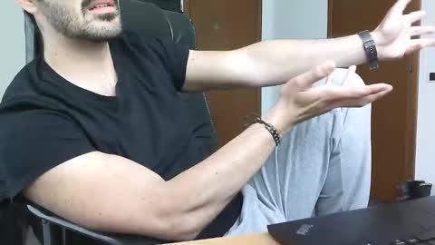 gianniamalfi online show from April 2026 03:26:01 PM