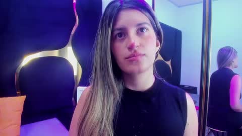 GiaRoussel online show from September 2025 03:13:01 PM