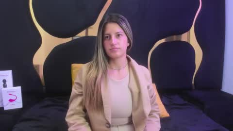 GiaRoussel online show from September 2025 03:56:02 PM