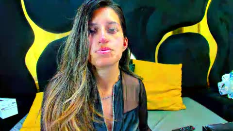 GiaRoussel online show from December 2025 06:14:01 PM