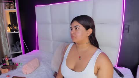 Snapshot of gigi_duran chatting on April 2026 12:47:01 PM Gigi online show from April 2026 12:47:01 PM