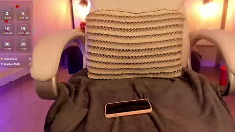 GIGI online show from October 2025 01:00:02 AM