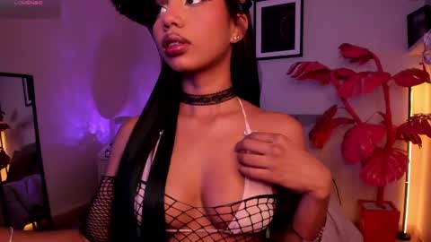 Snapshot of gigi_strawberry chatting on May 2026 04:40:01 AM GIGI online show from May 2026 04:40:01 AM
