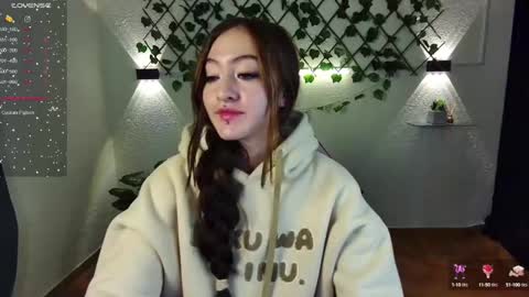Gisel online show from December 2024 12:01:02 PM