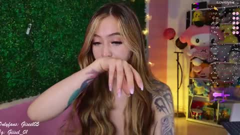 Gisel online show from February 2025 11:40:02 AM