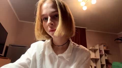 Snapshot of gigikray chatting on October 2025 07:44:01 PM Molly online show from October 2025 07:44:01 PM