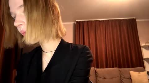 Snapshot of gigikray chatting on October 2025 07:25:02 PM Molly online show from October 2025 07:25:02 PM