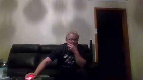 gimmmieoooo online show from April 2026 11:08:01 AM