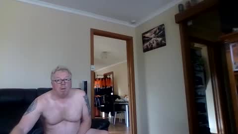 Snapshot of gimmmieoooo chatting on May 2026 12:18:01 AM gimmmieoooo online show from May 2026 12:18:01 AM