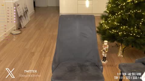 Gina   online show from December 2024 11:29:02 AM