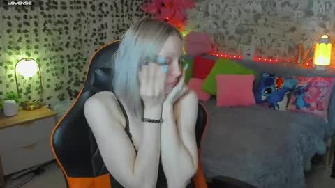 Snapshot of gina_lovelyy chatting on May 2026 01:23:02 AM Gina online show from May 2026 01:23:02 AM