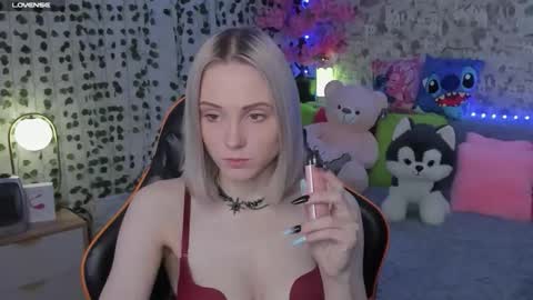 Snapshot of gina_lovelyy chatting on June 2026 01:56:01 AM Gina online show from June 2026 01:56:01 AM
